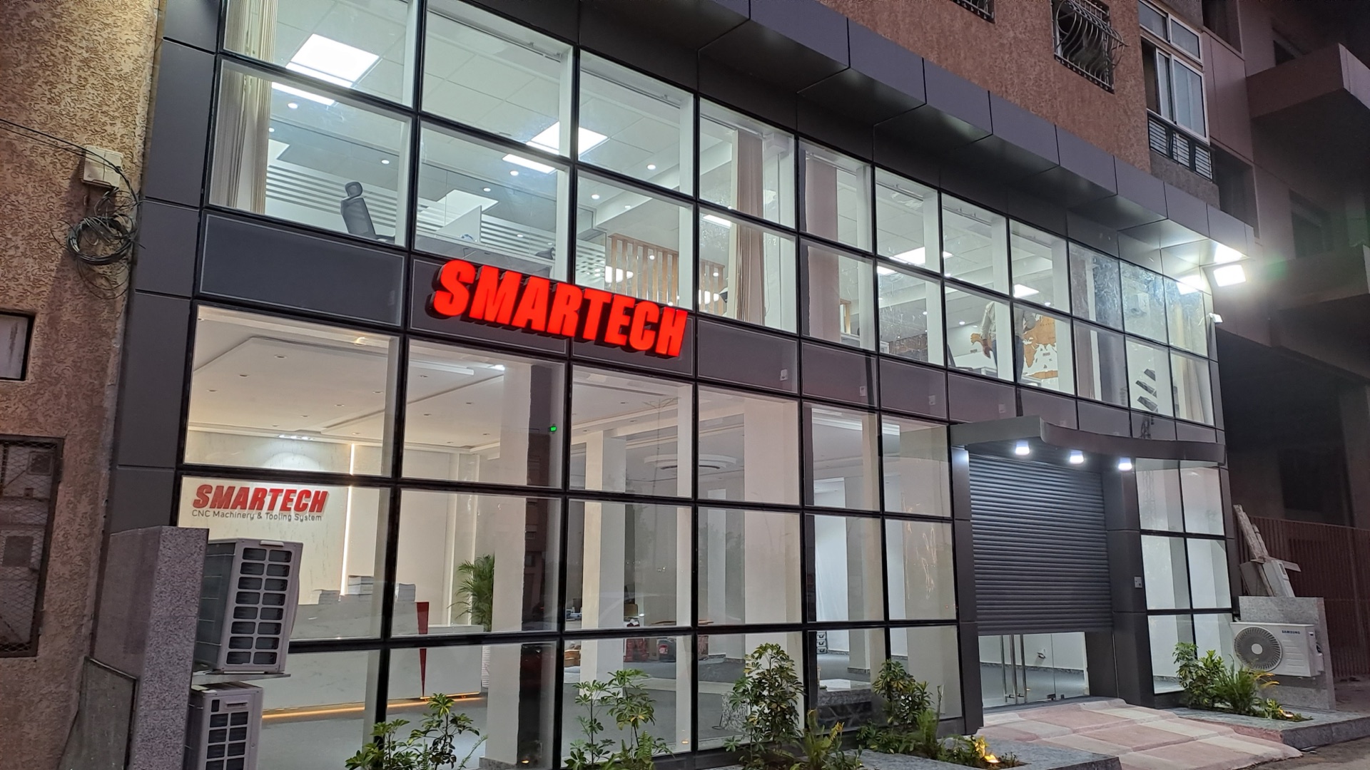 Smartech — Enseignes façade