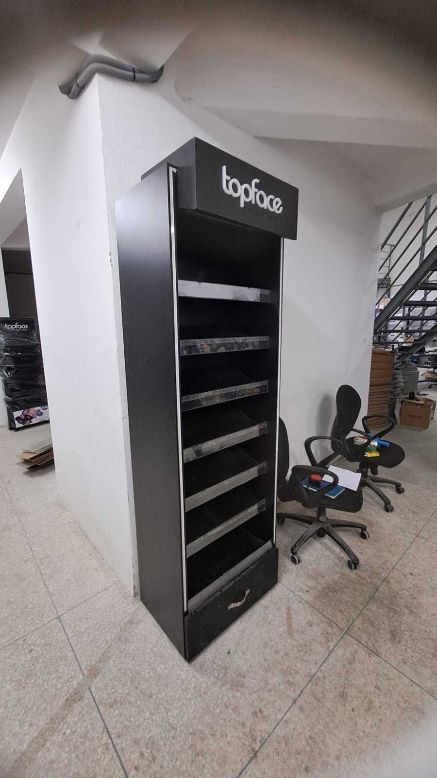 Topface — Présentoir PLV sur mesure
